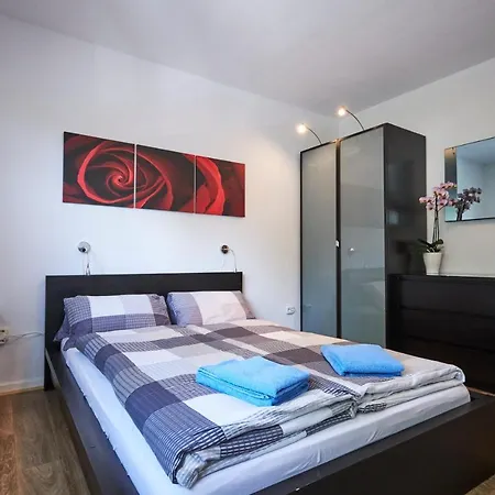 Grosszuegiges Nahe Frankfurt Rote Warte